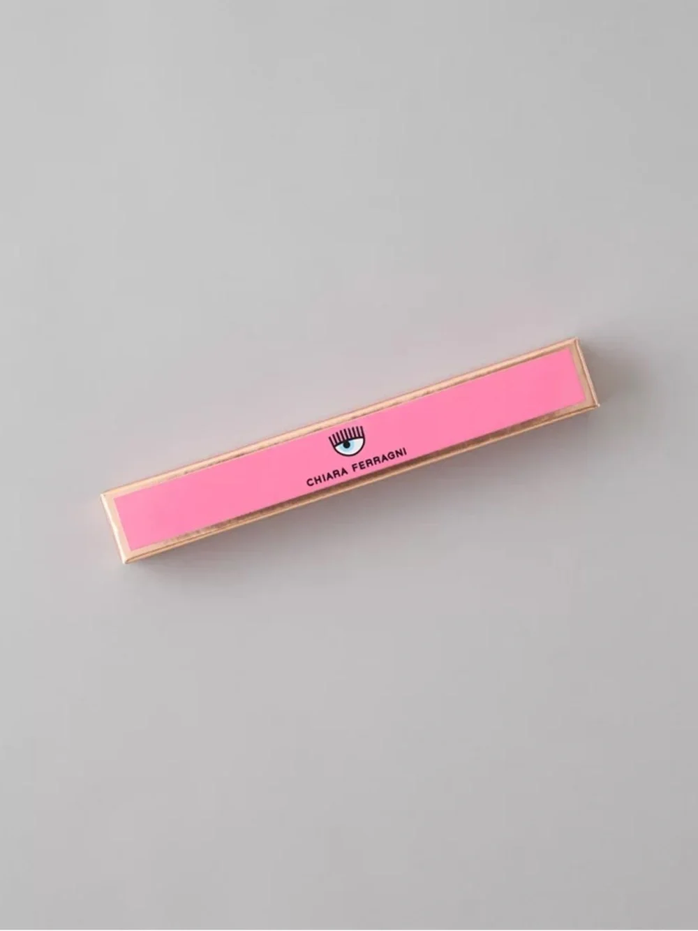 Chiara Ferragni Mascara - UNPOSTED 01